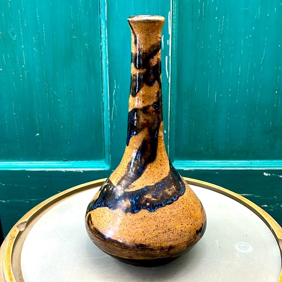 Stoneware Bud Vase - Picture 3 of 6
